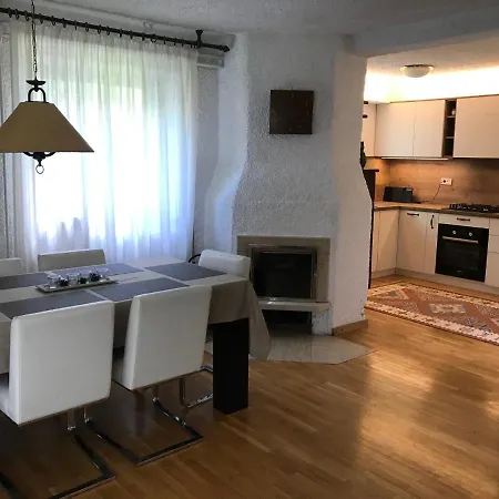 Anja Počitniška hiša